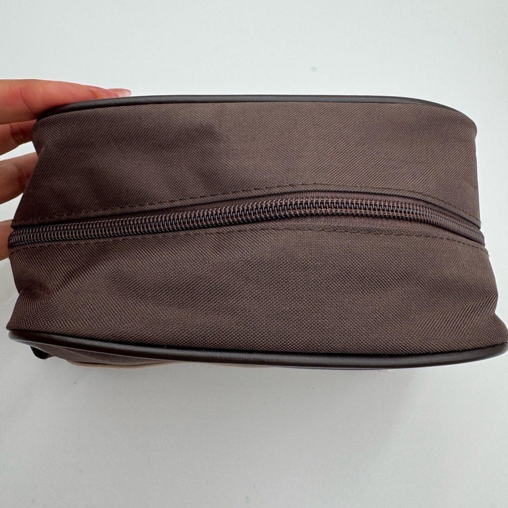 Emirates His & Hers Business Class Bvlgari Amenity Bags - Picture 8 of 12